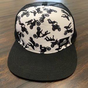 Brimmz child moto hat